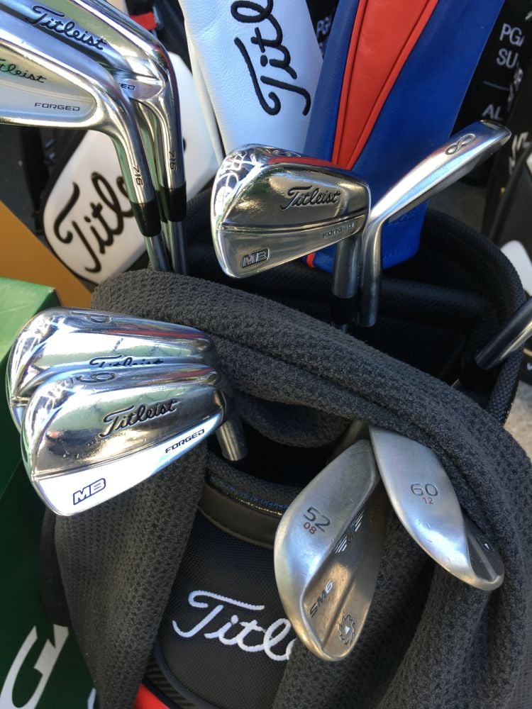 Bourdy's bag: Pro V1x golf ball, 915D3 (8.5º)...