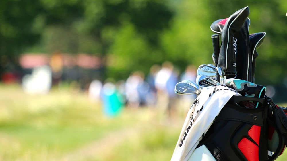 Na's setup: Pro V1x golf ball, 915D3 driver...